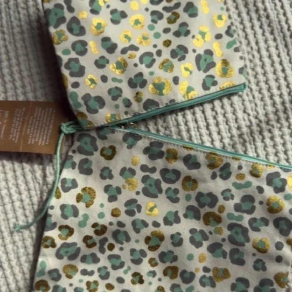 Love‎ Vivid NWT Cosmetics Canvas Bags Leopard Print Aqua Grey Cream